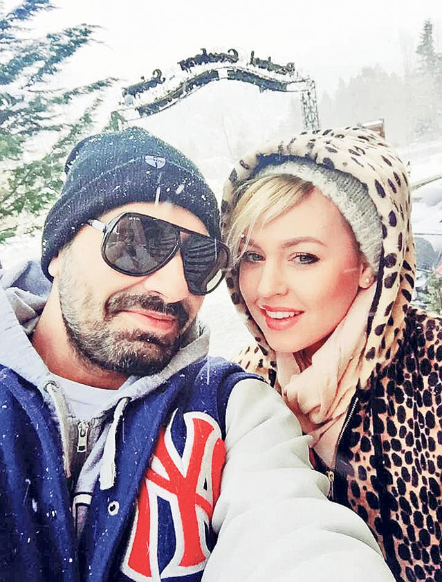 Își cheltuie banii acasă! Artiștii care au ales să petreacă în România pot fi numărați pe degete