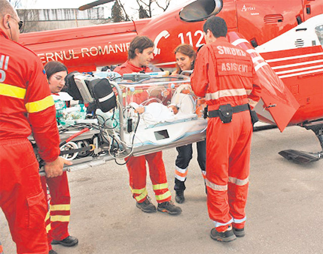 Ţurţurii şi gheaţa costă 230 de lei | Cea mai simplă metodă de a vă scăpa imobilul de capriciile iernii