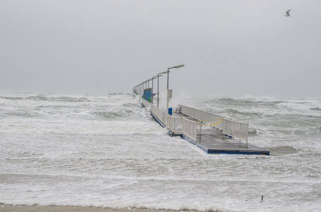 UPDATE | COD PORTOCALIU de ninsori și viscol. Drumuri închise, trenuri blocate, mașini avariate | FOTO&VIDEO