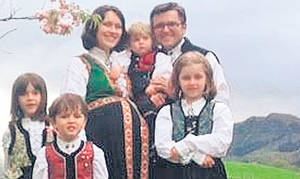 Culmea absurdităţii, atinsă în Norvegia: îţi pot lua copilul fiindcă nu ştii să-i faci omletă!