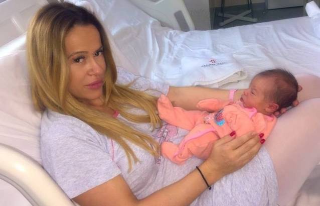 Ele sunt vedetele care au devenit mame în 2015