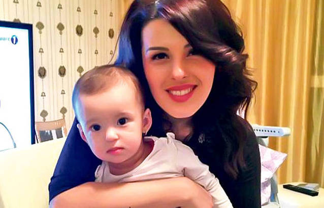 O cântăreață de la noi ESTE ÎNSĂRCINATĂ din nou. A făcut anunțul în urmă cu puțin timp