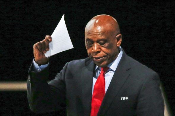 epa05181784 South Africa's Tokyo Sexwale, walks away after declaring his withdrawal from the candidacy for FIFA President, during the Extraordinary FIFA Congress 2016 held at the Hallenstadion in Zurich, Switzerland, 26 February 2016. The Extraordinary FIFA Congress is being held in order to vote on the proposals for amendments to the FIFA Statutes and choose the new FIFA President. EPA/PATRICK B. KRAEMER