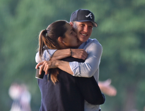 O jucătoare cunoscută de tenis din România s-a distrat cu... iubițica ei. Care a invitat-o la nuntă!