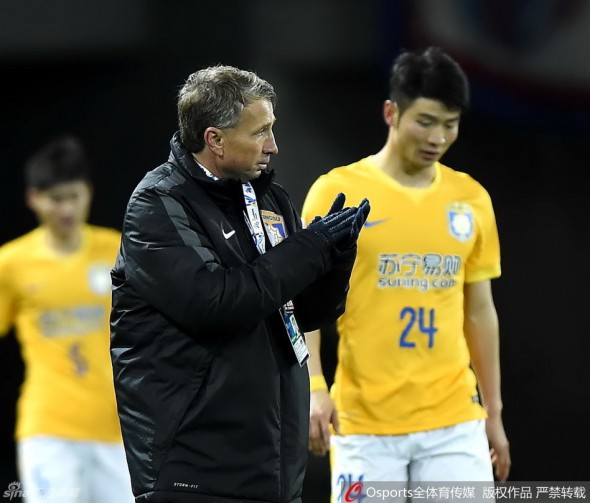 2016Äê3ÔÂ15ÈÕ£¬2016ÄêÑÇ¹ÚÁªÈüÐ¡×éÈüE×é£º¶«¾©FCvs½­ËÕËÕÄþ¡£BISAI ½­ËÕËÕÄþ¶ÓÖ÷½ÌÁ·ÅåÌØÀ³Ë¹¿âÓë¼ªÏè½»Á÷