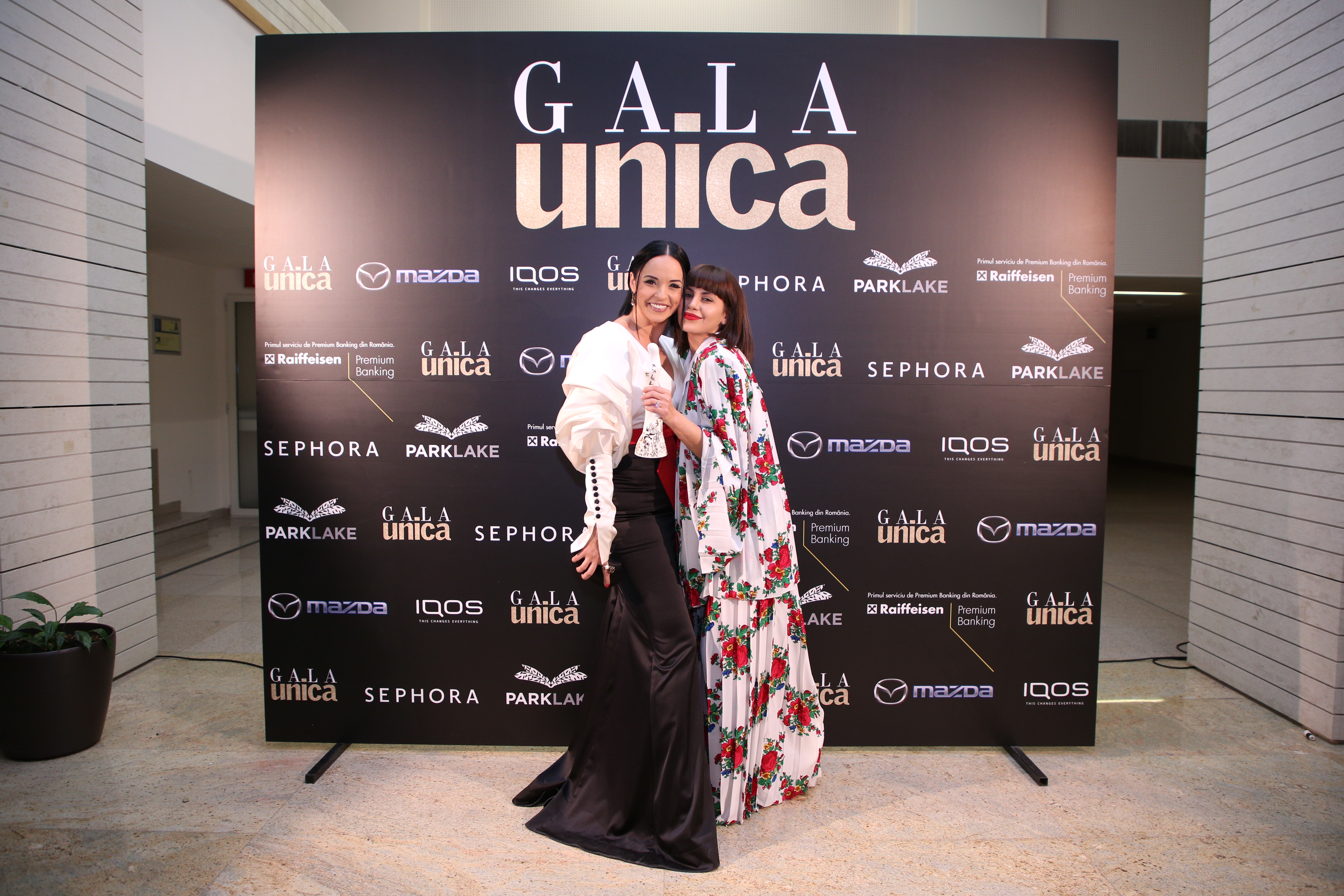 VIDEO EXCLUSIV/ Gala Unica 2017. Andreea Marin i-a mulțumit la scenă deschisă celei care a contribuit la schimbarea ei de imagine. Cristina Săvulescu a fost desemnată „Cel mai bun designer”