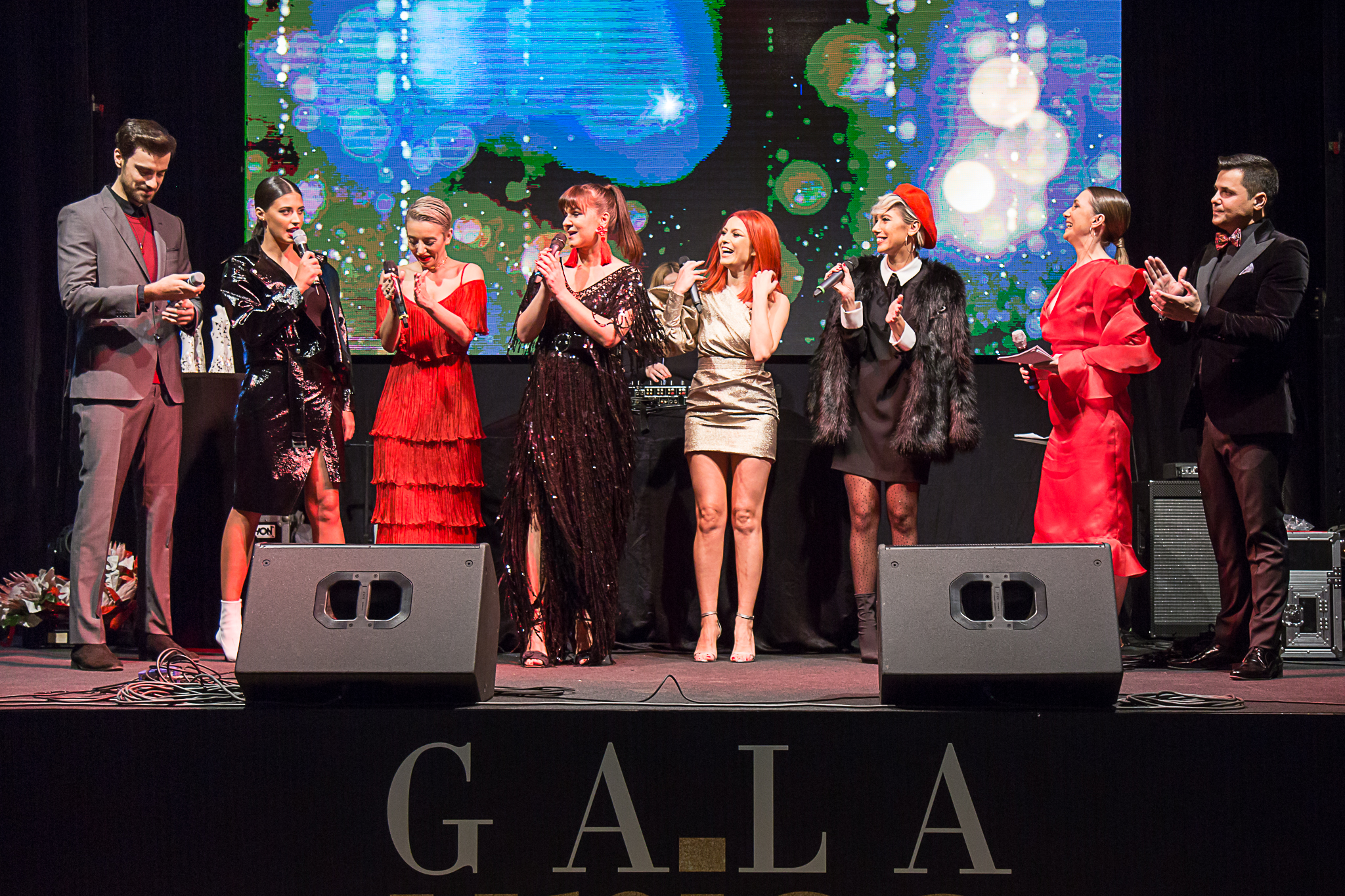 VIDEO EXCLUSIV/ Gala Unica 2017/ Antonia, Sore, Adela Popescu, Liviu Teodorescu și Elena Gheorghe au făcut backing vocals pentru Raluca Hagiu. Live-ul a fost de excepție!